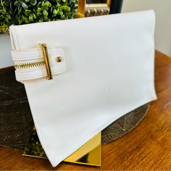 SONDRA ROBERTS SQUARED CLUTCH BAG W/ ZIPPER CORK PAINTED 9”H - 11”W GOOD COND - Picture 4 of 10